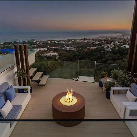 Con Piscina Infinita Y Vistas Al Mar Holiday home