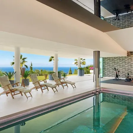 Con Piscina Infinita Y Vistas Al Mar Holiday home *