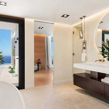 Con Piscina Infinita Y Vistas Al Mar Marbella