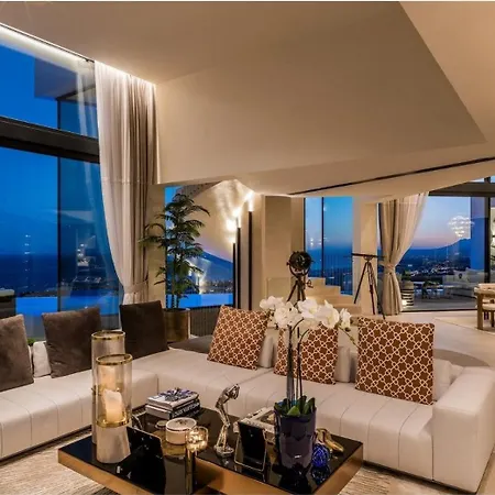 Con Piscina Infinita Y Vistas Al Mar Holiday home *