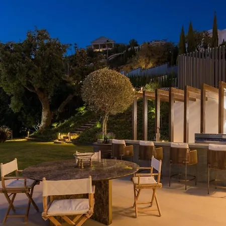 Con Piscina Infinita Y Vistas Al Mar Holiday home *